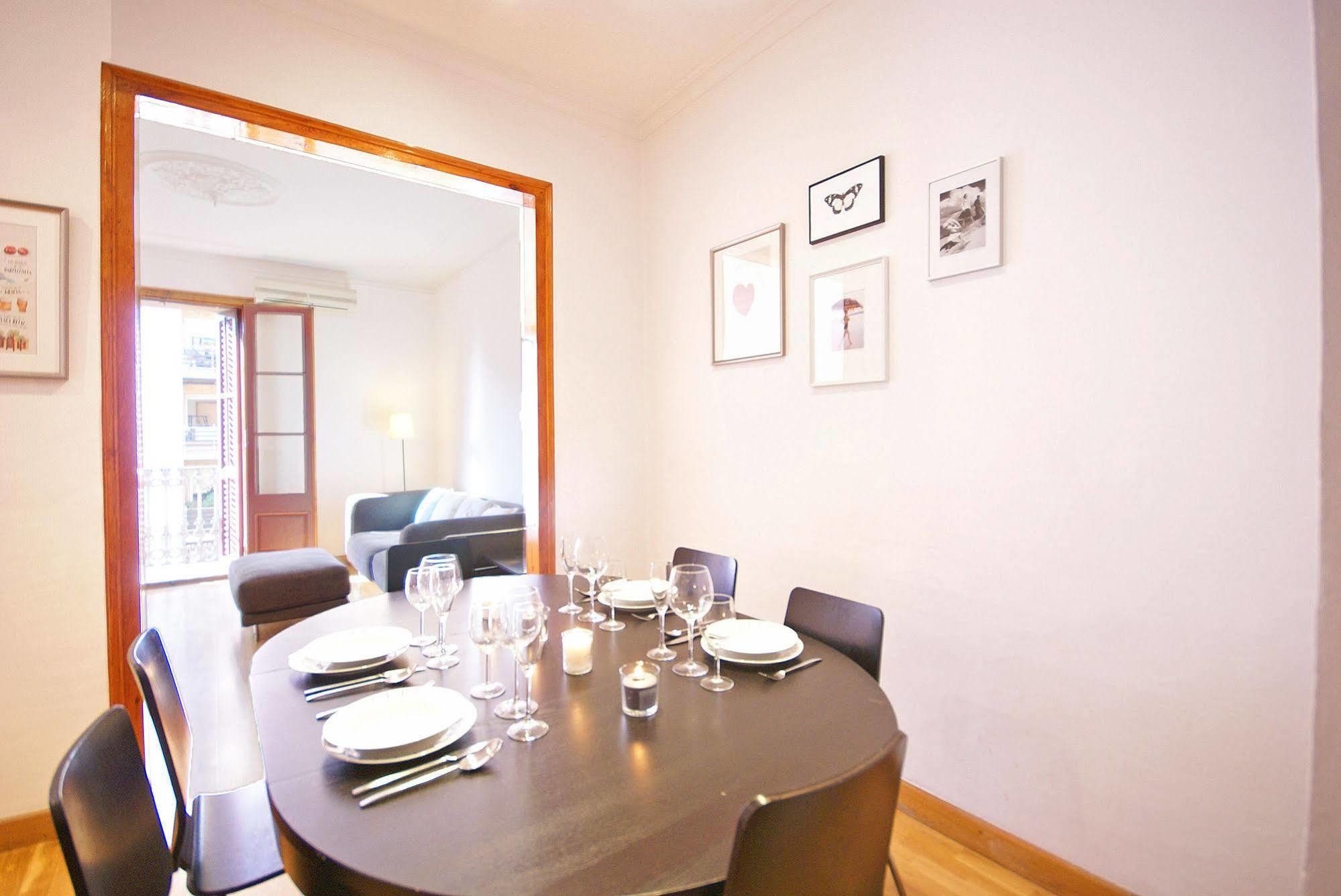 Flateli Aribau Barcelona Exterior foto