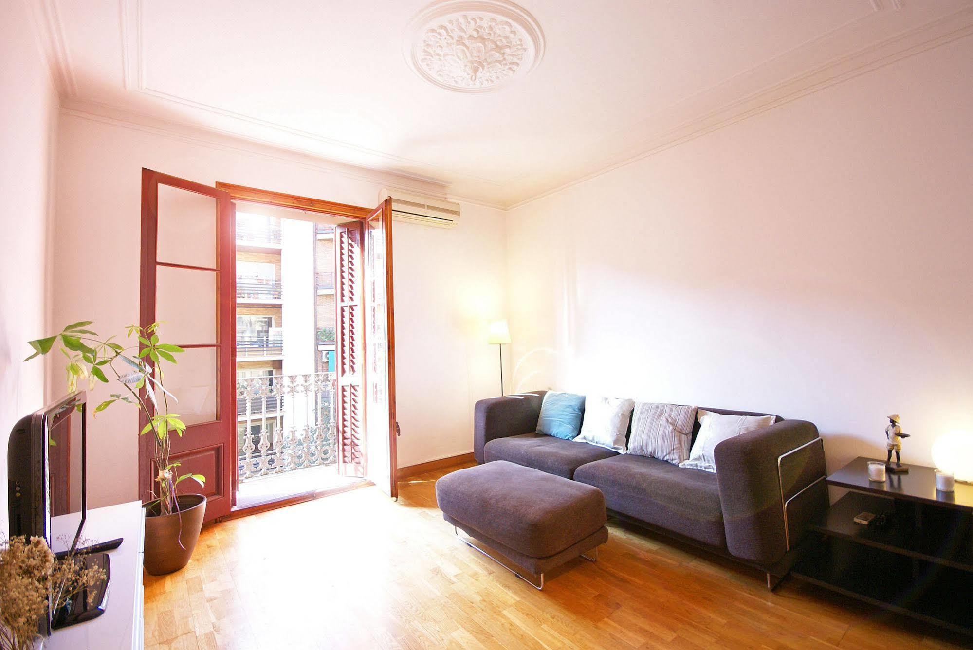 Flateli Aribau Barcelona Exterior foto