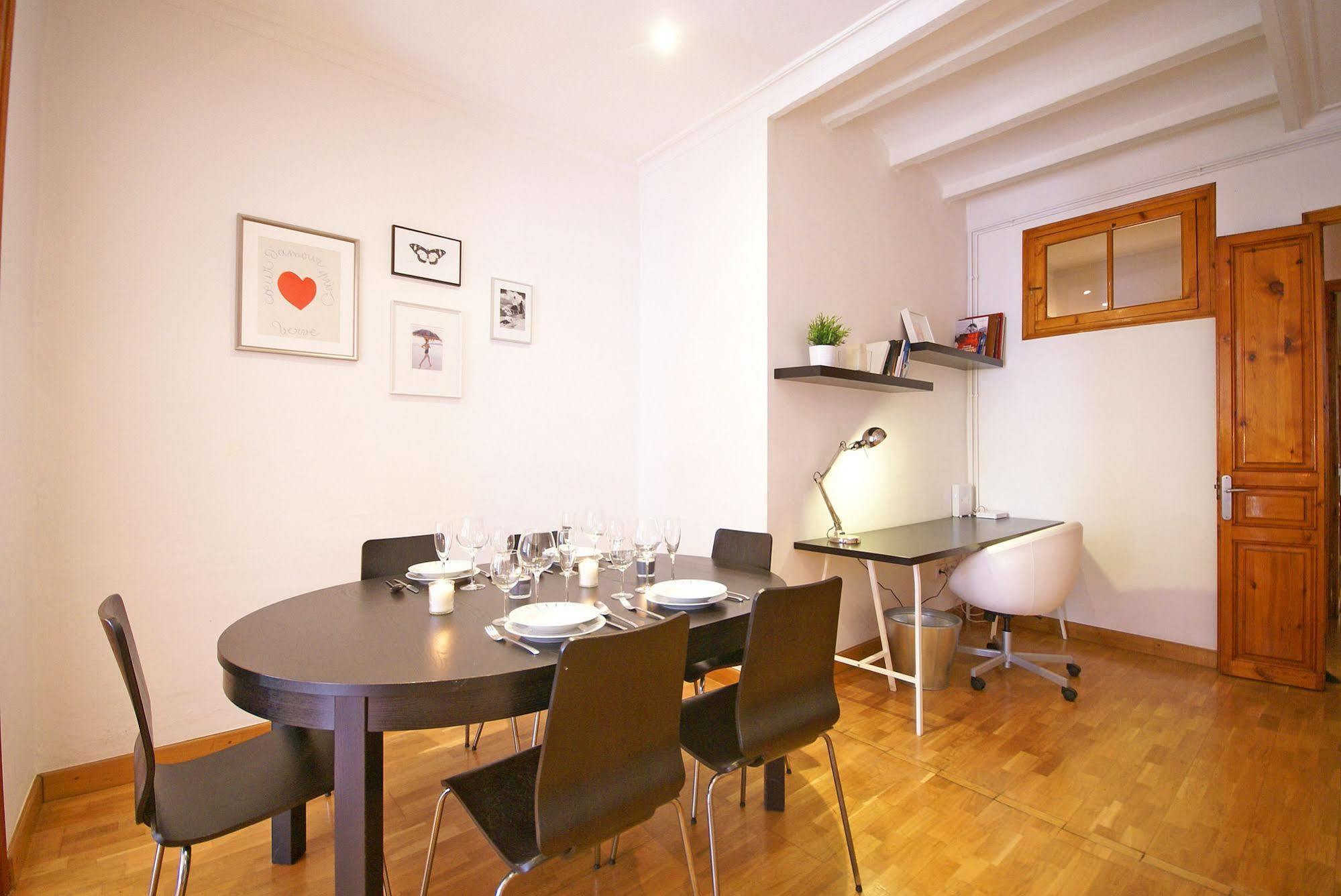 Flateli Aribau Barcelona Exterior foto