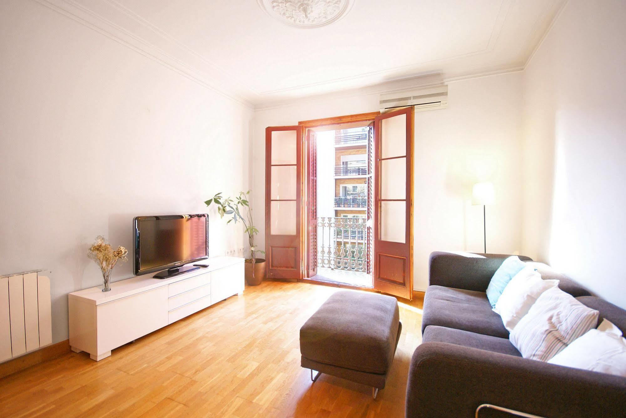 Flateli Aribau Barcelona Exterior foto