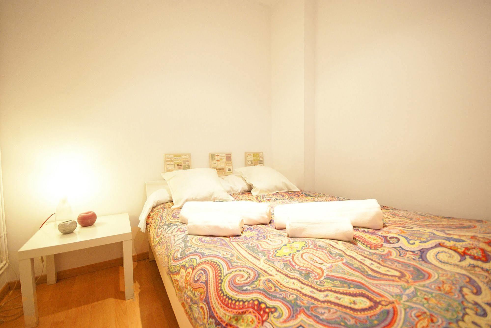 Flateli Aribau Barcelona Exterior foto